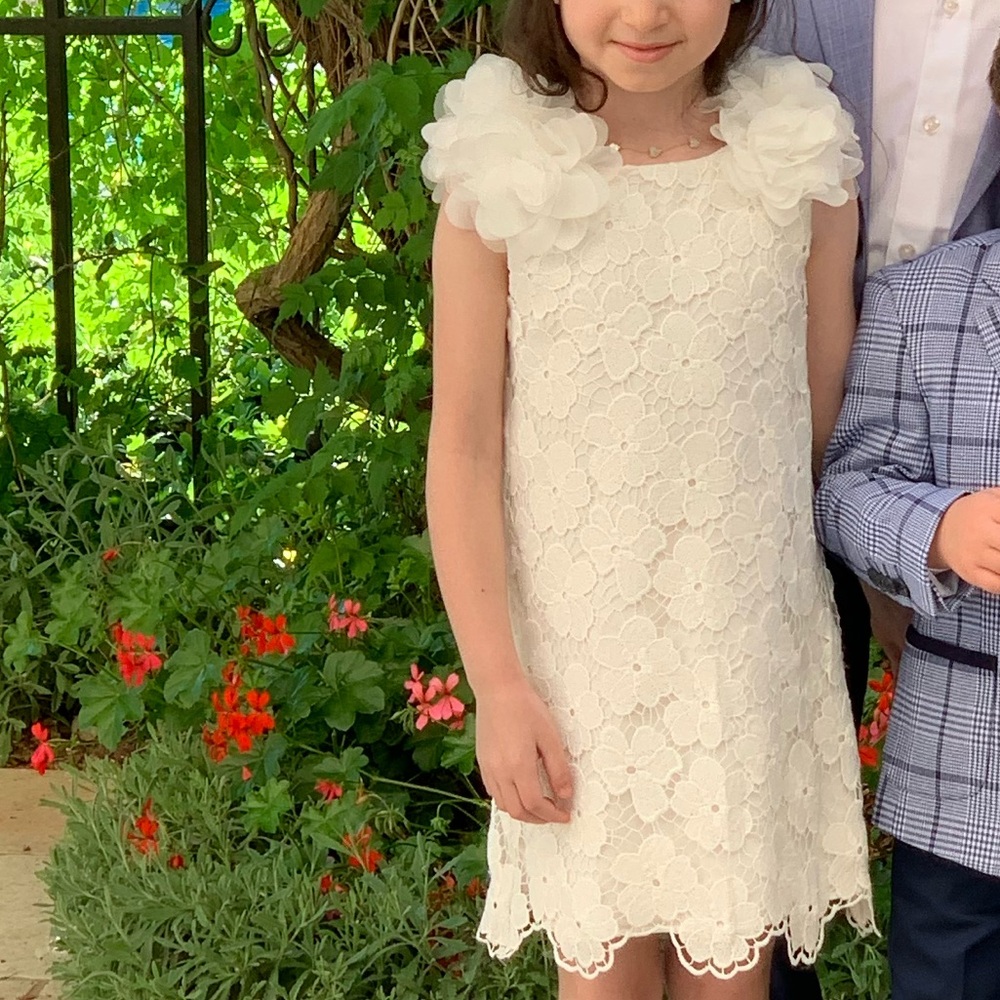 Charabia Girls white lace crochet dress with flower detail on shoulder size 5A